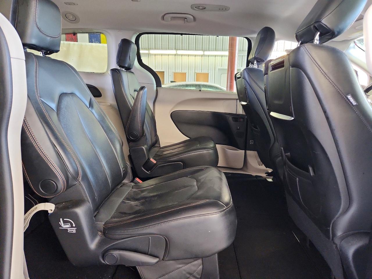 2019 CHRYSLER PACIFICA TOURING L PLUS photo 31