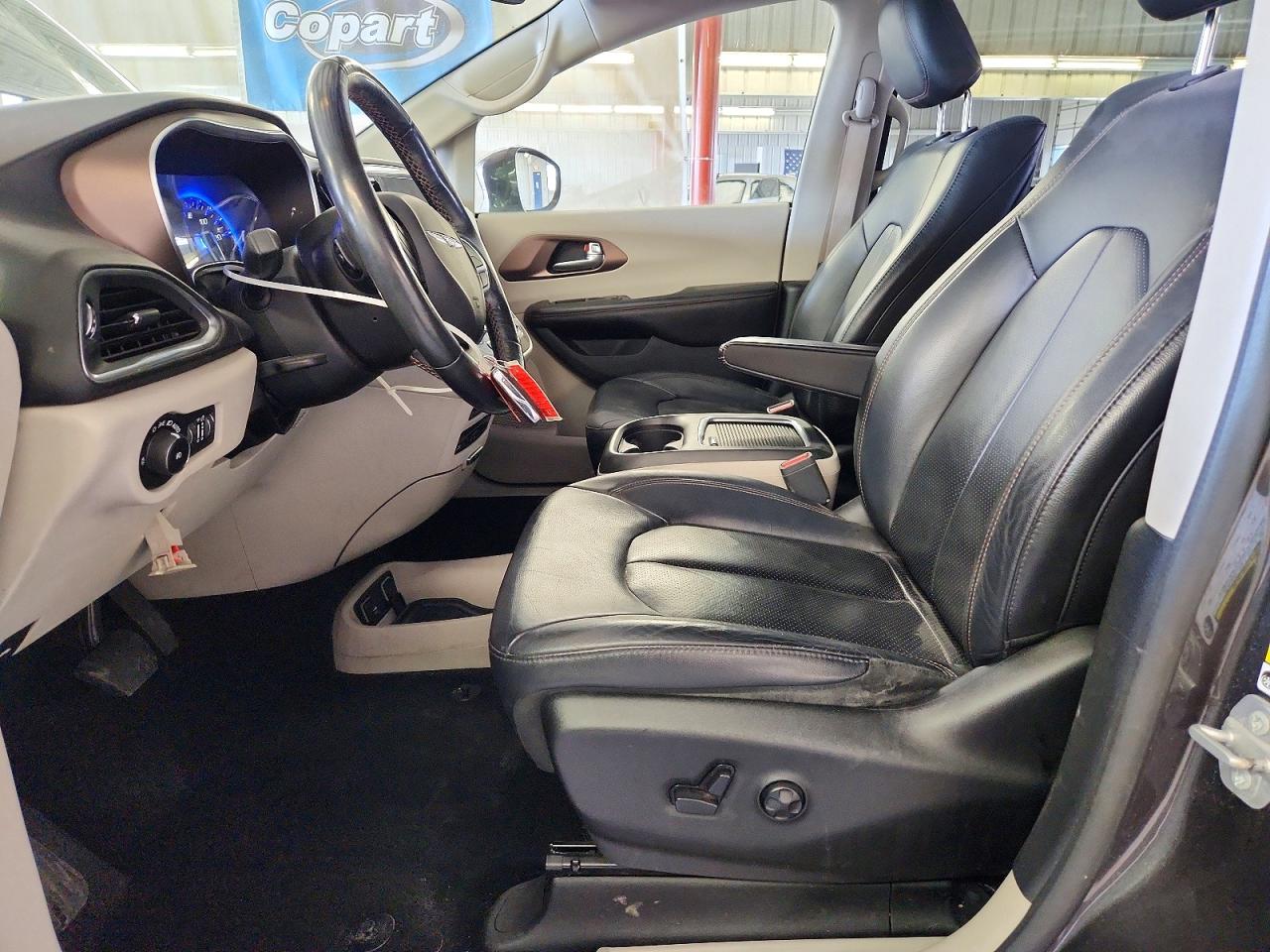 2019 CHRYSLER PACIFICA TOURING L PLUS photo 19