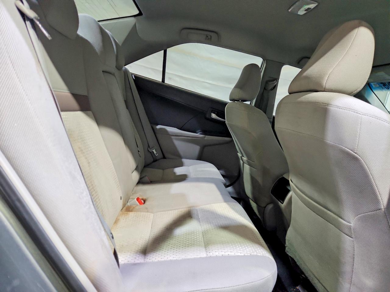 2014 TOYOTA CAMRY LE photo 10