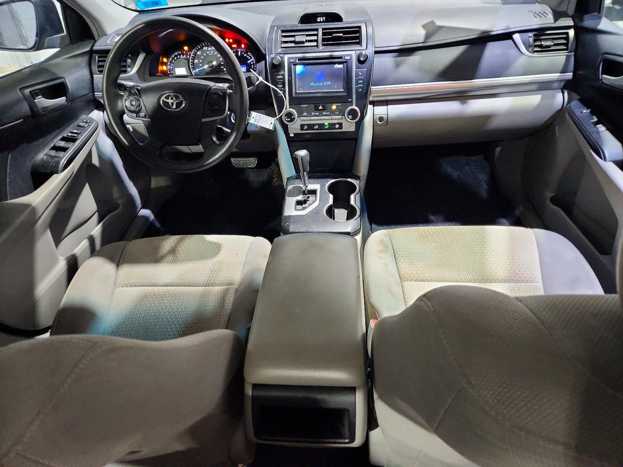 2014 TOYOTA CAMRY LE photo 8
