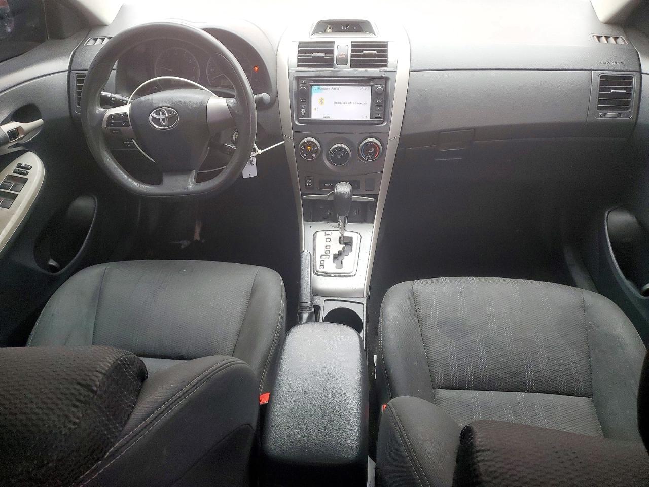 2013 TOYOTA COROLLA S photo 8