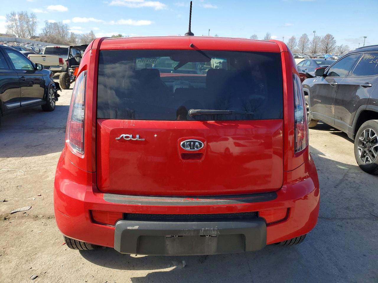2011 KIA SOUL + photo 6