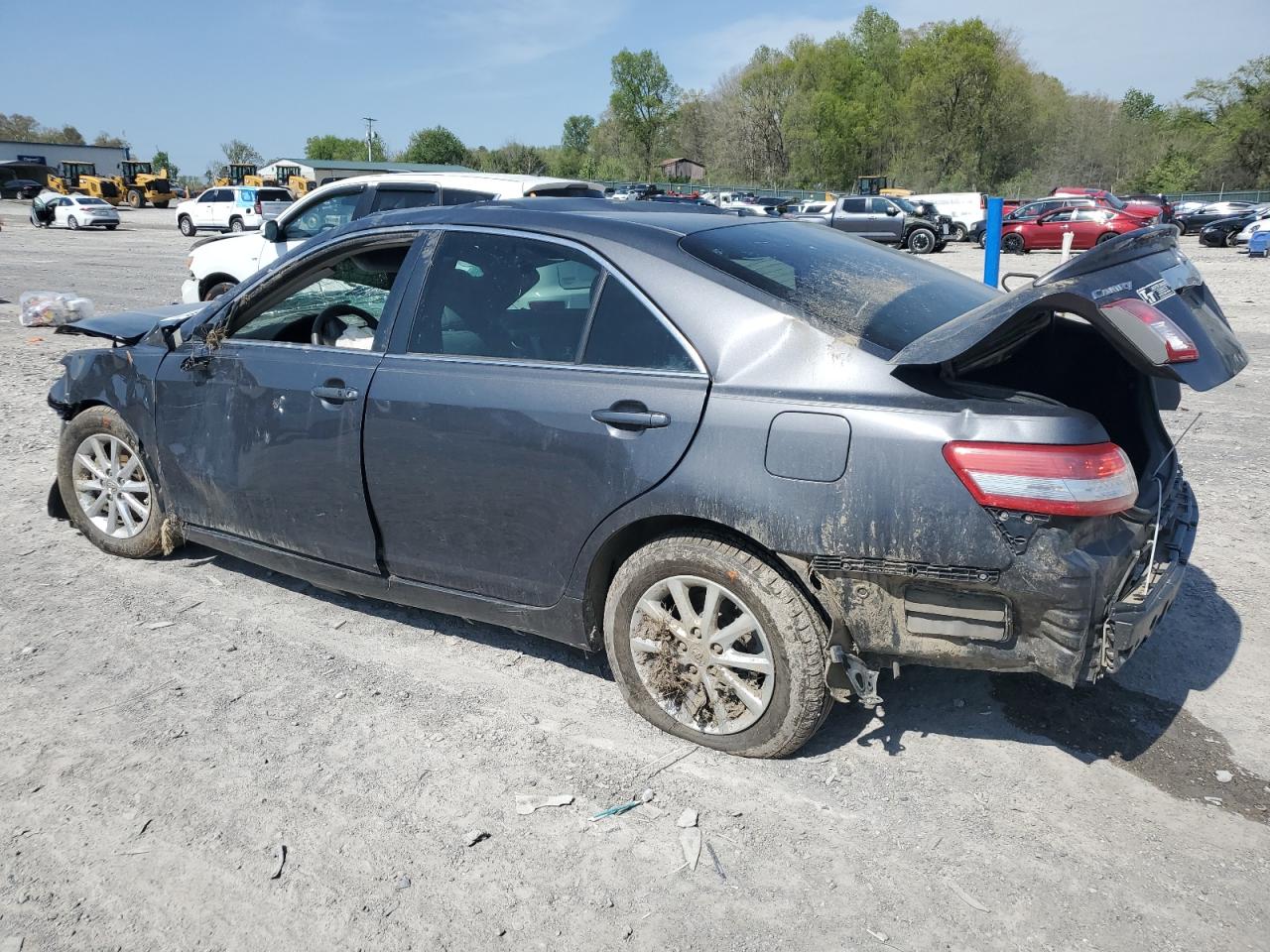 2011 TOYOTA CAMRY BASE photo 2