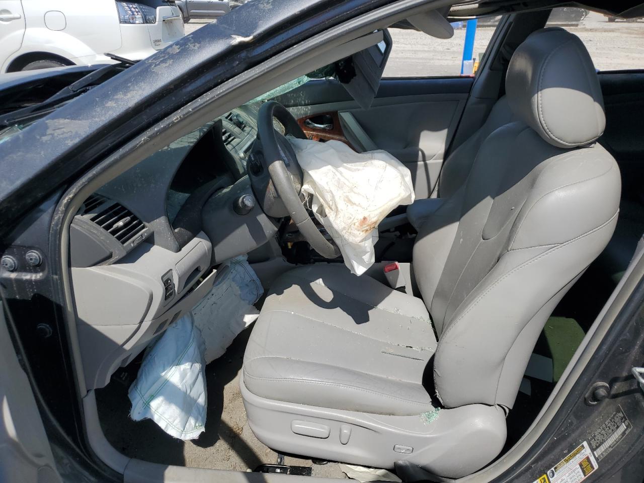 2011 TOYOTA CAMRY BASE photo 7
