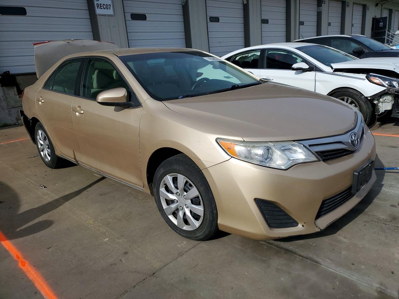 2012 TOYOTA CAMRY LE photo 7