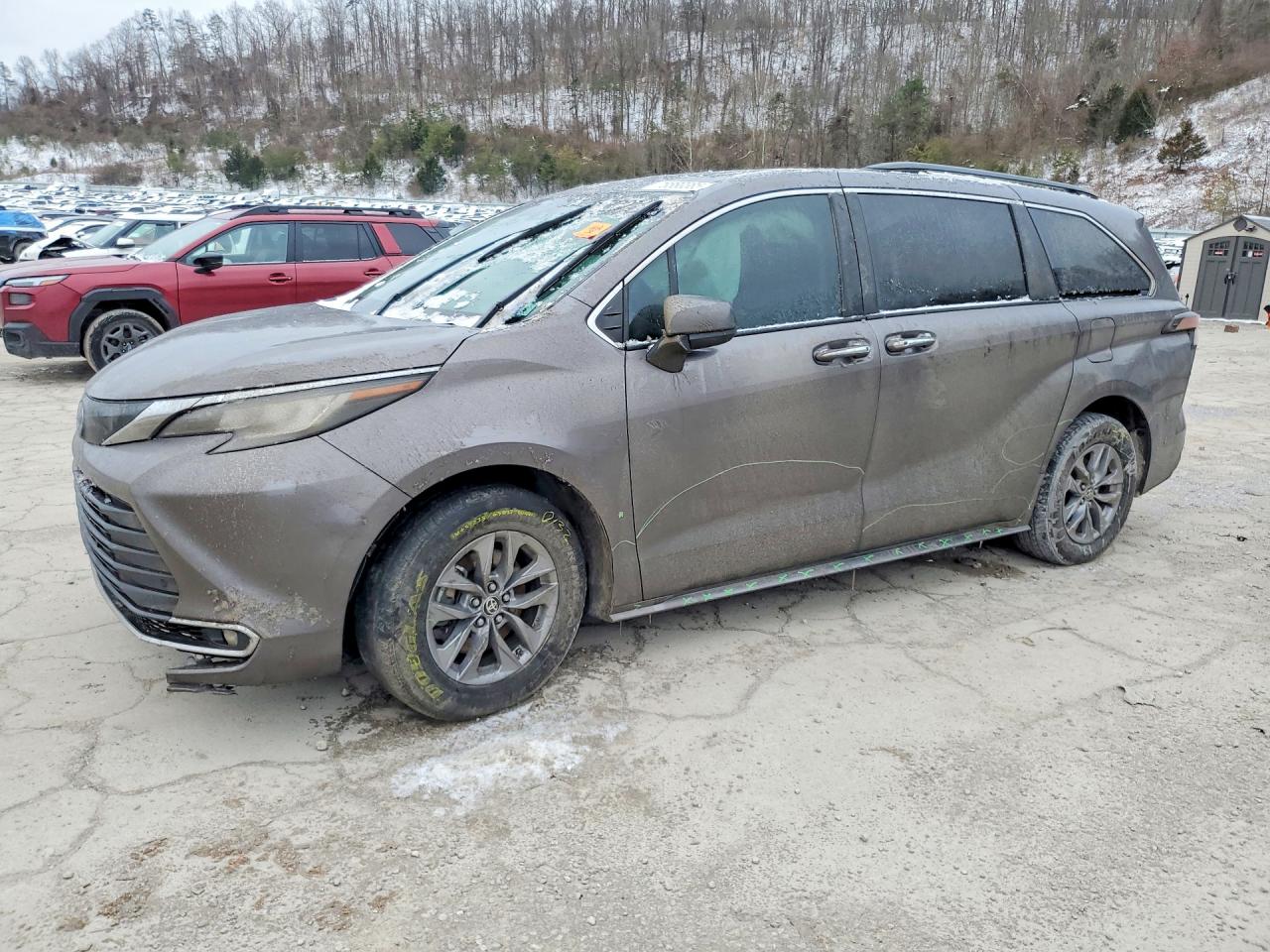 2022 TOYOTA SIENNA