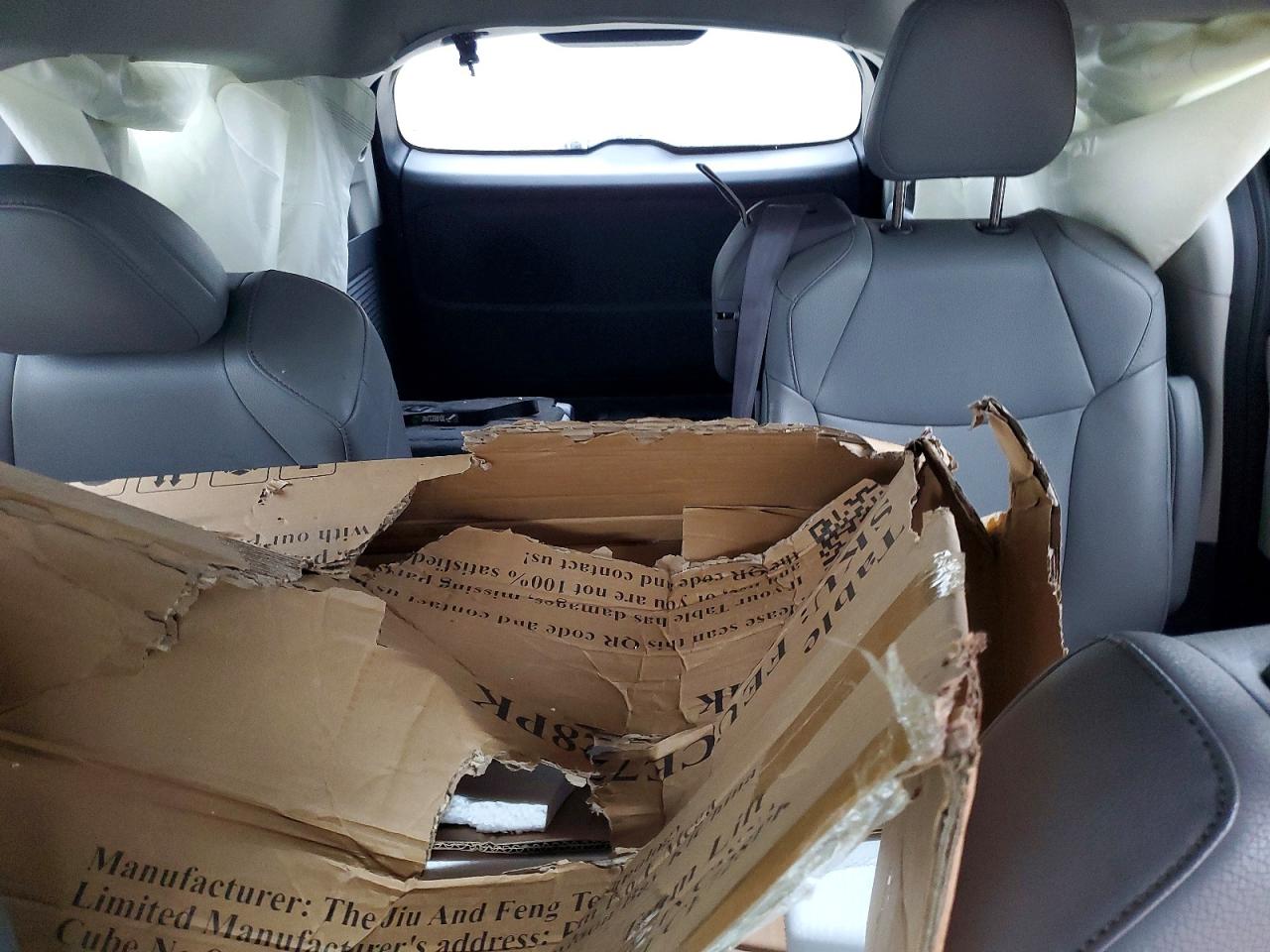 2022 TOYOTA SIENNA XLE photo 10