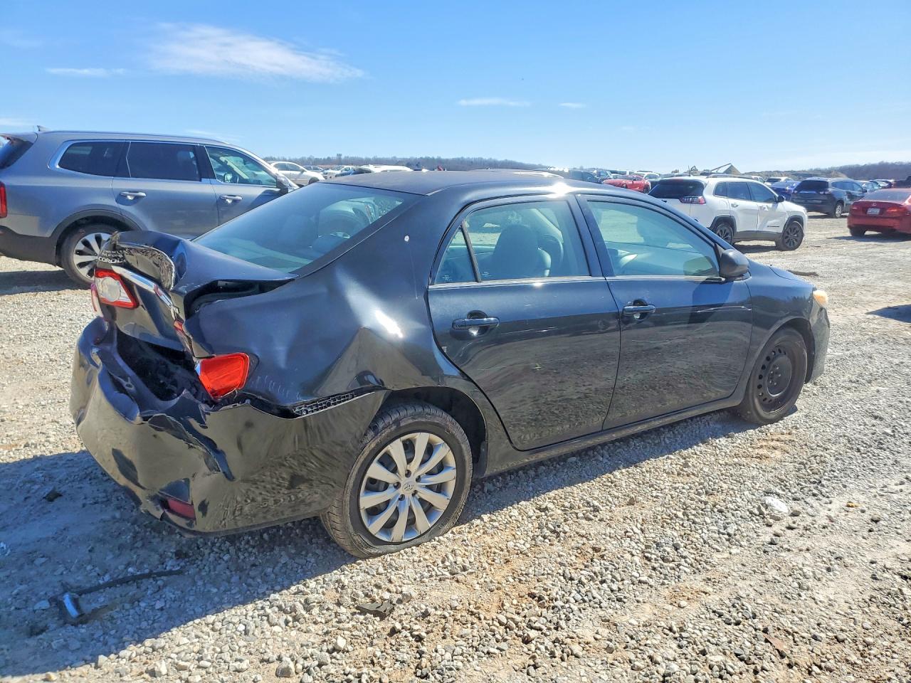 2013 TOYOTA COROLLA LE photo 5