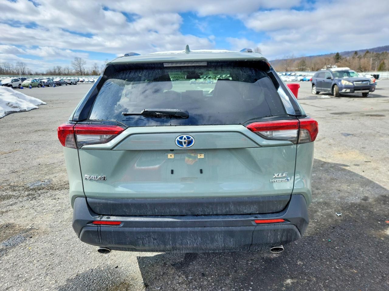 2022 TOYOTA RAV4 XLE PREMIUM photo 11