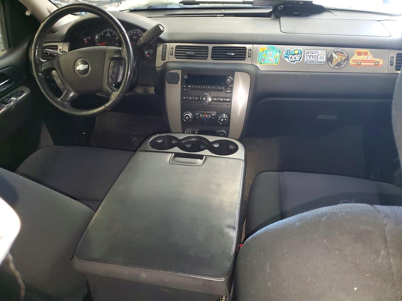 2010 CHEVROLET SUBURBAN C1500 LS photo 15
