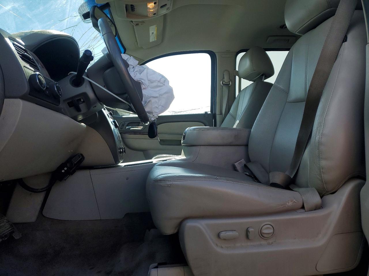 2012 CHEVROLET SUBURBAN K1500 LT photo 13
