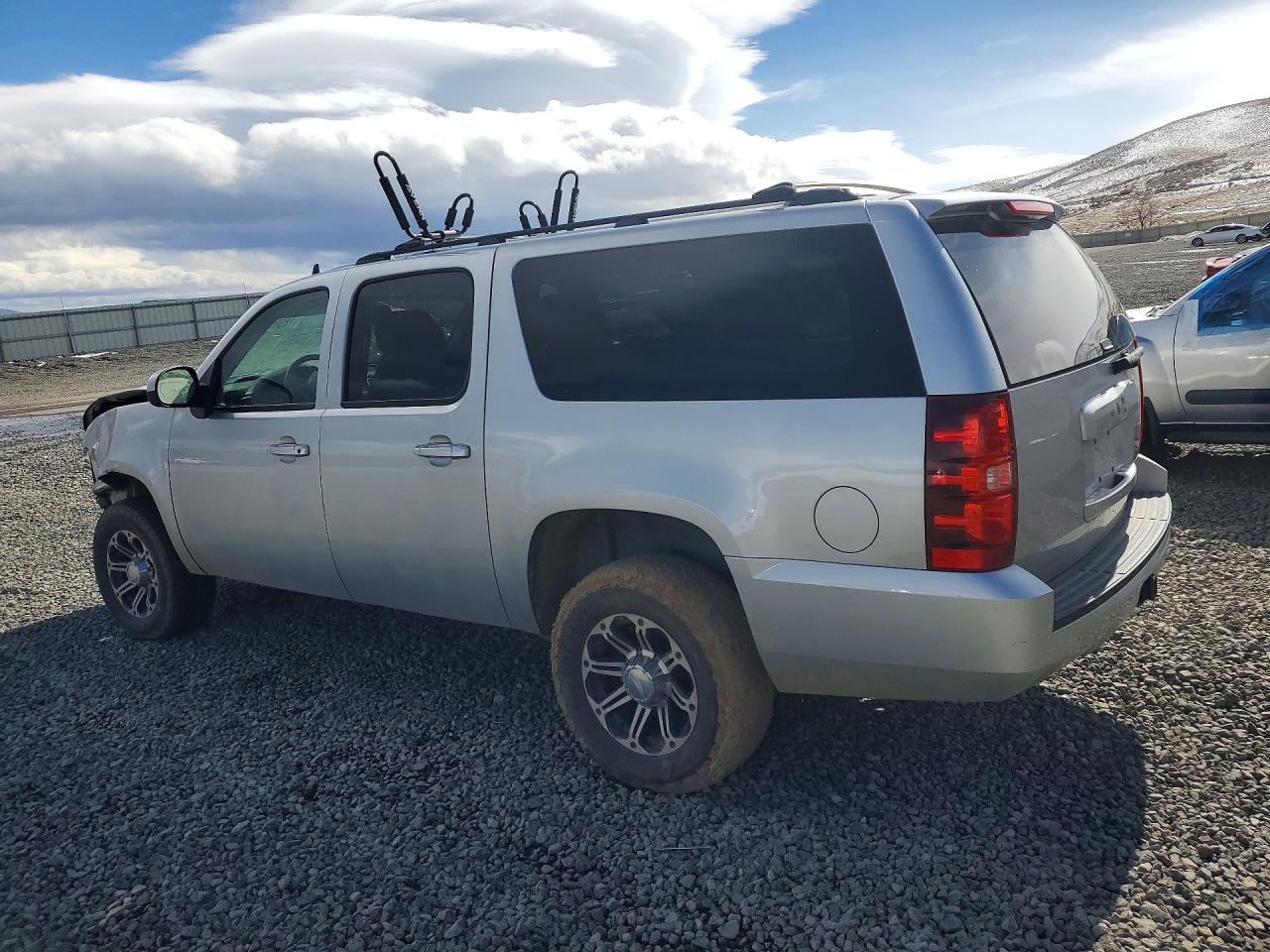 2012 CHEVROLET SUBURBAN K1500 LT photo 3