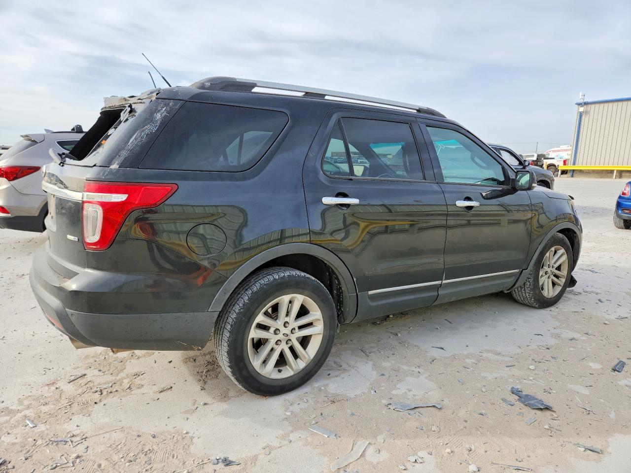 2014 FORD EXPLORER XLT photo 3