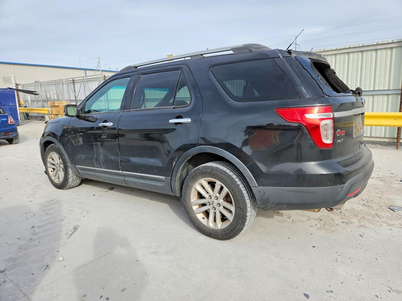 2014 FORD EXPLORER XLT photo 2