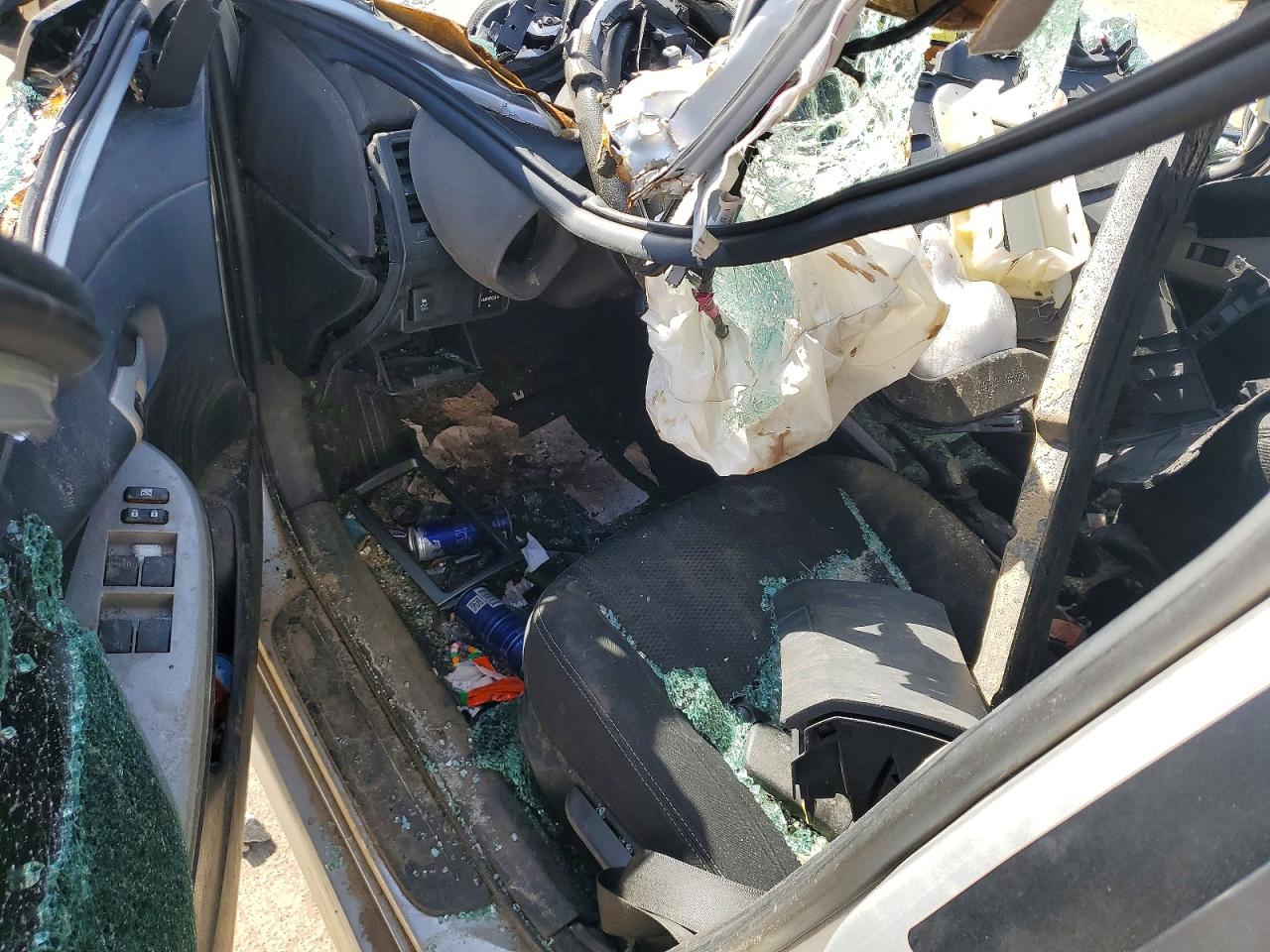 2012 TOYOTA COROLLA BASE photo 8