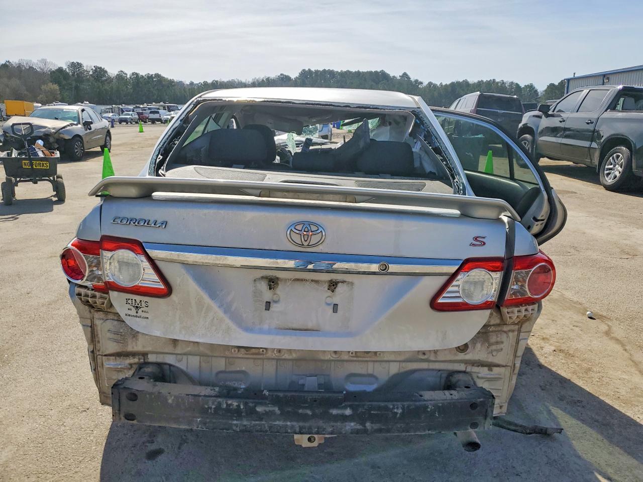 2012 TOYOTA COROLLA BASE photo 6