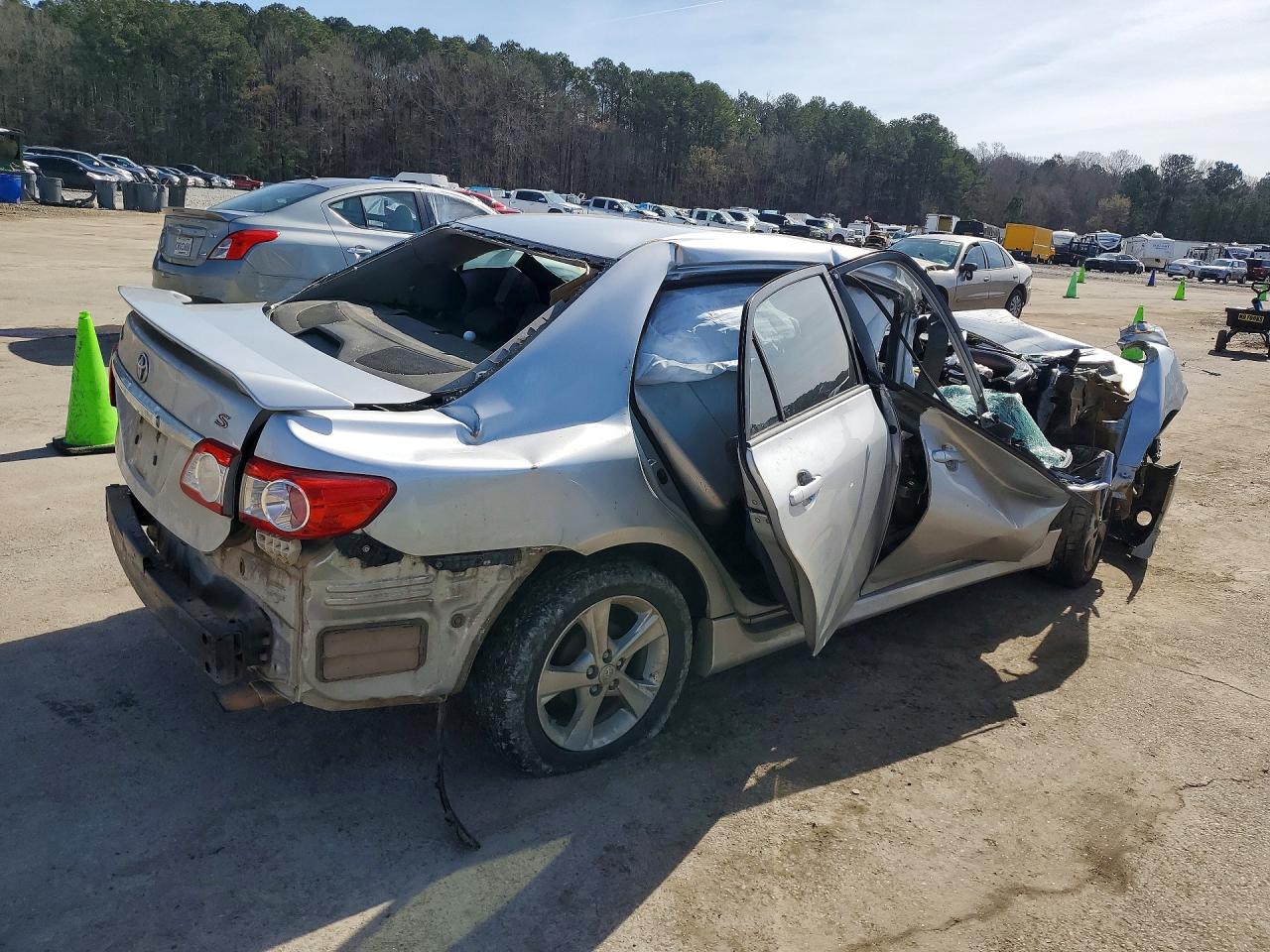 2012 TOYOTA COROLLA BASE photo 3