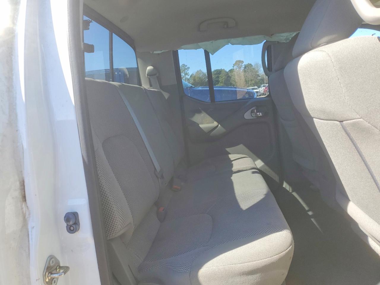 2019 NISSAN FRONTIER S photo 28