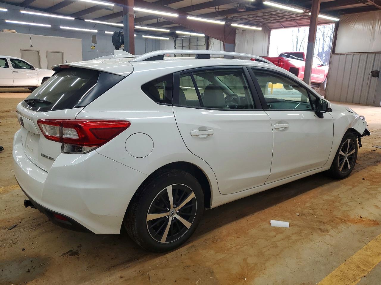 2019 SUBARU IMPREZA PREMIUM photo 3
