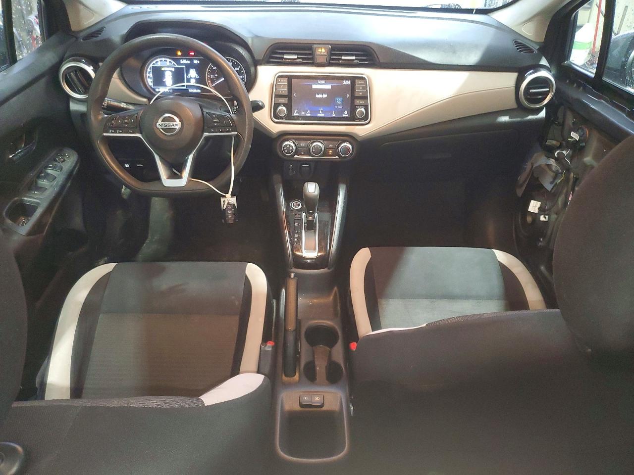 2021 NISSAN VERSA SV photo 8