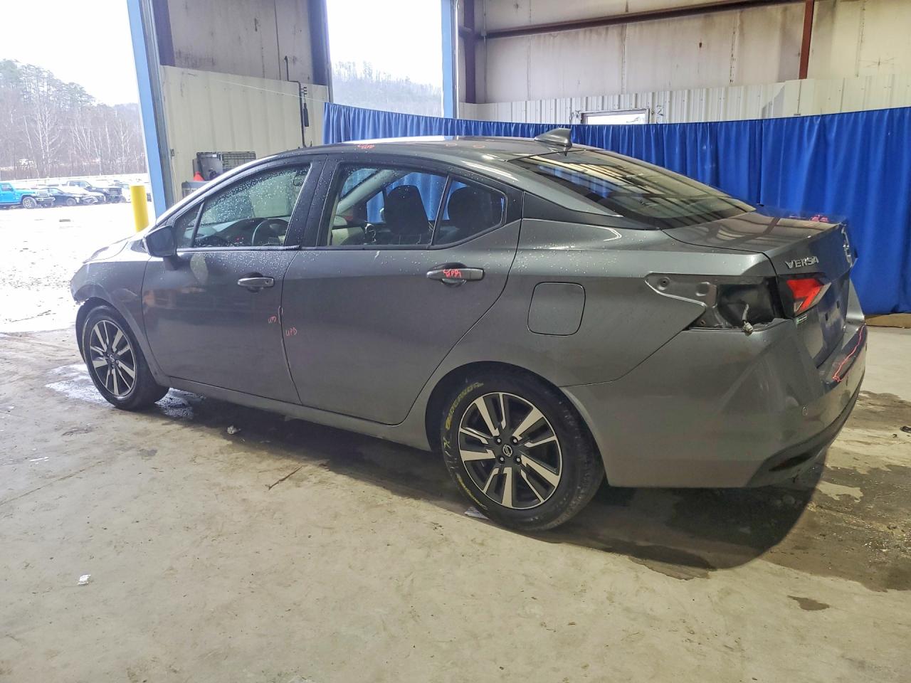 2021 NISSAN VERSA SV photo 2