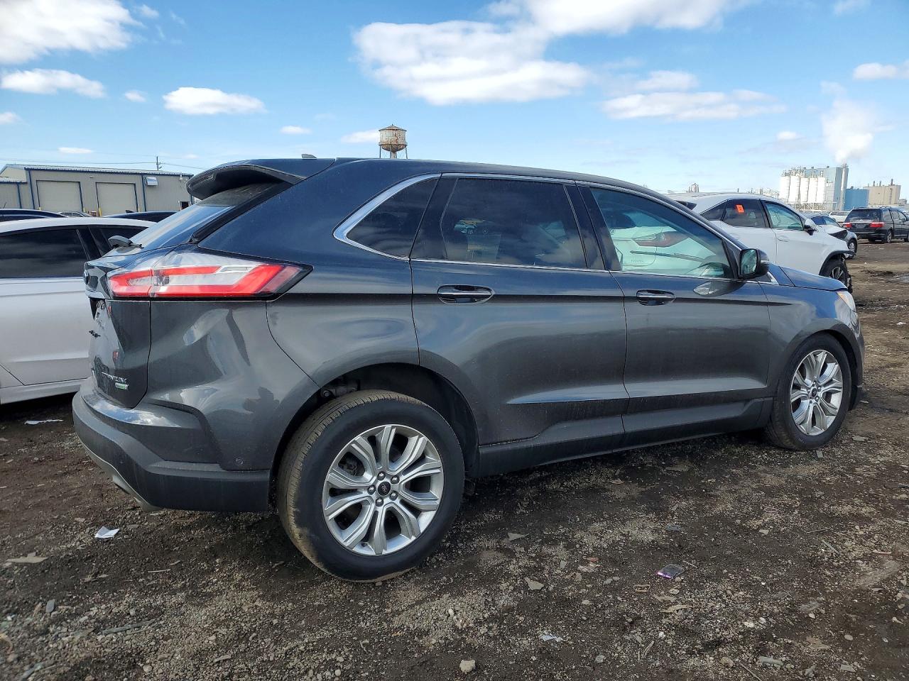 2020 FORD EDGE TITANIUM photo 5