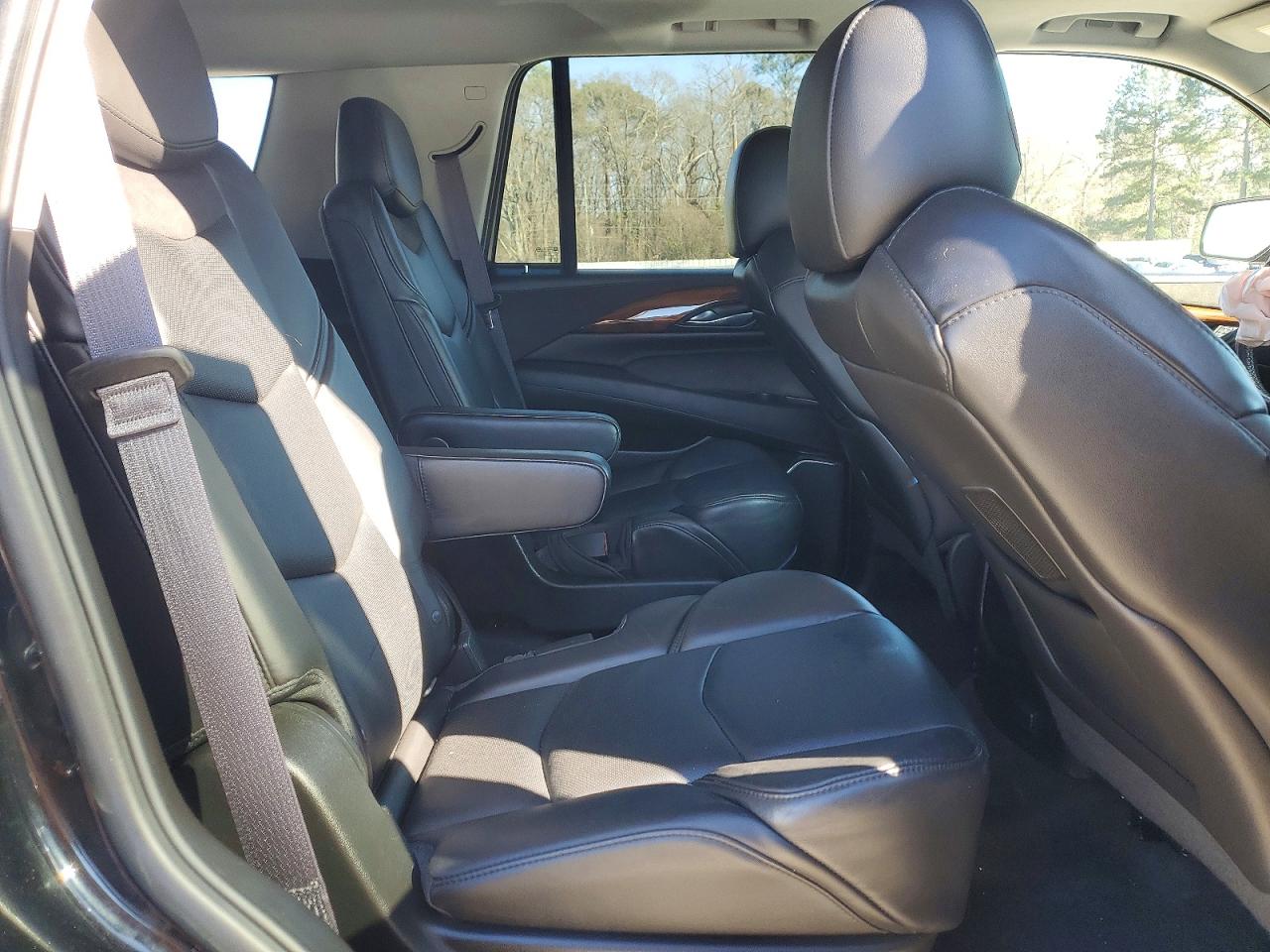 2015 CADILLAC ESCALADE LUXURY photo 11
