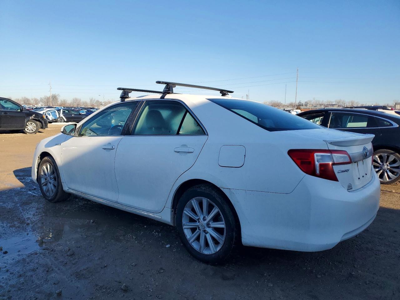 2014 TOYOTA CAMRY HYBRID photo 2