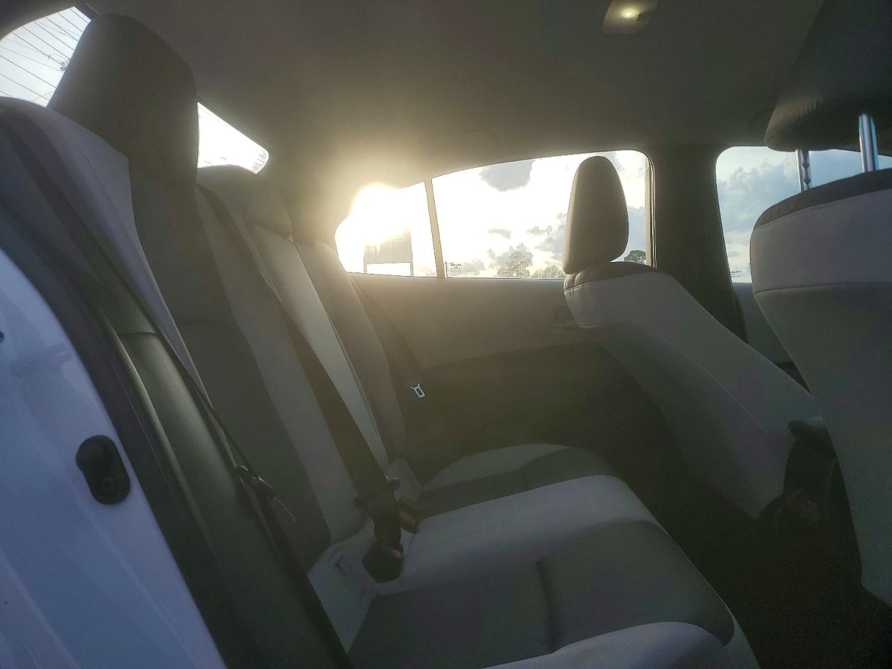 2025 TOYOTA COROLLA LE photo 19