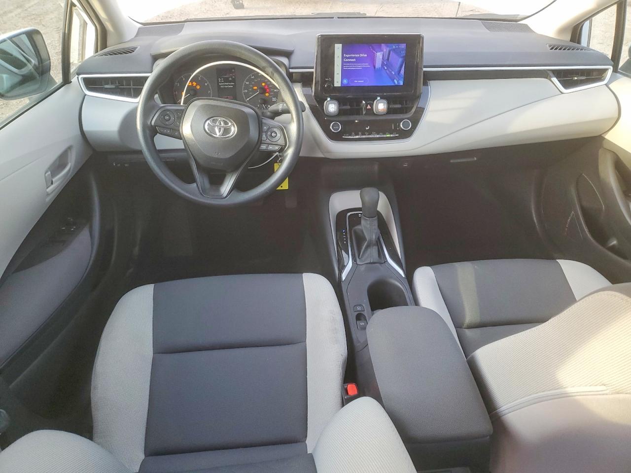 2025 TOYOTA COROLLA LE photo 15