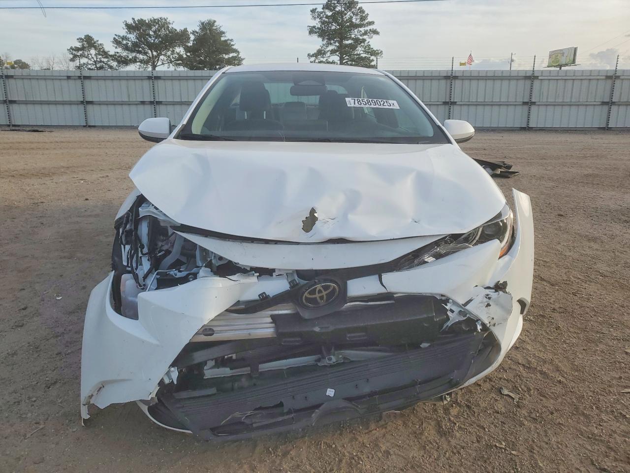 2025 TOYOTA COROLLA LE photo 9