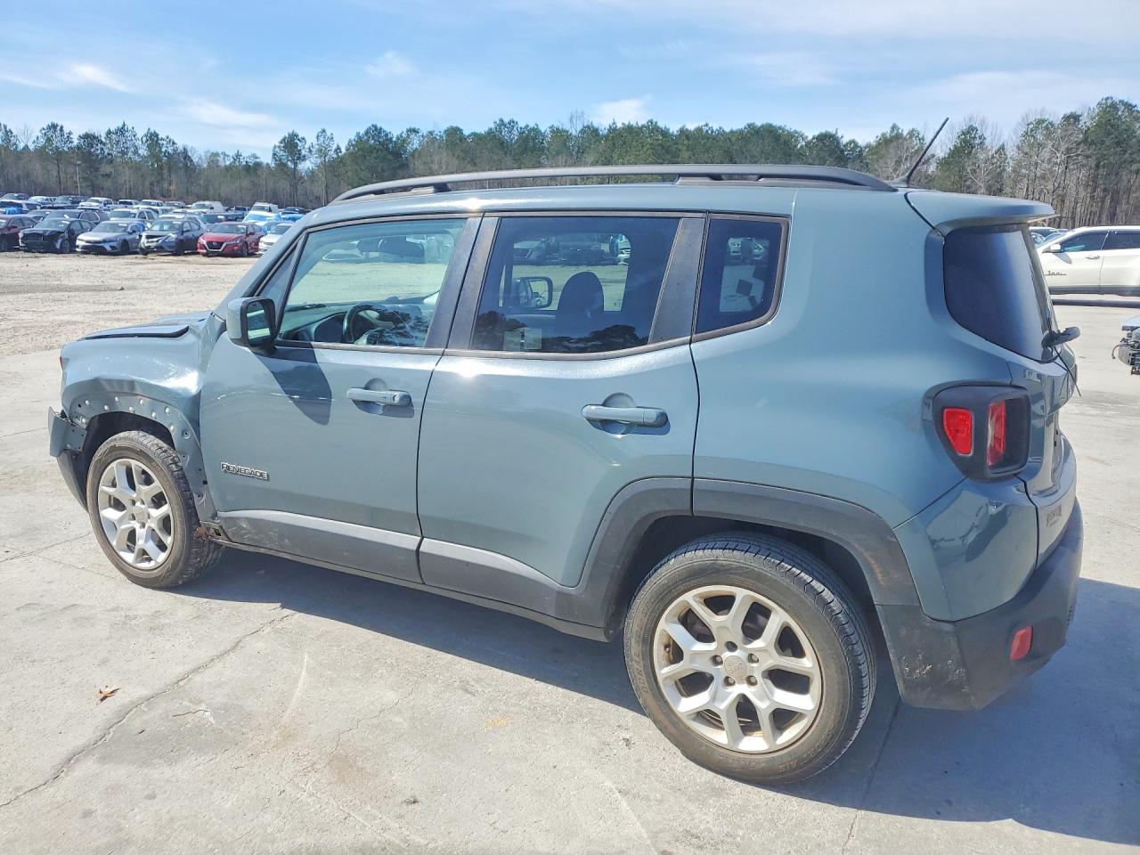 2017 JEEP RENEGADE LATITUDE photo 3