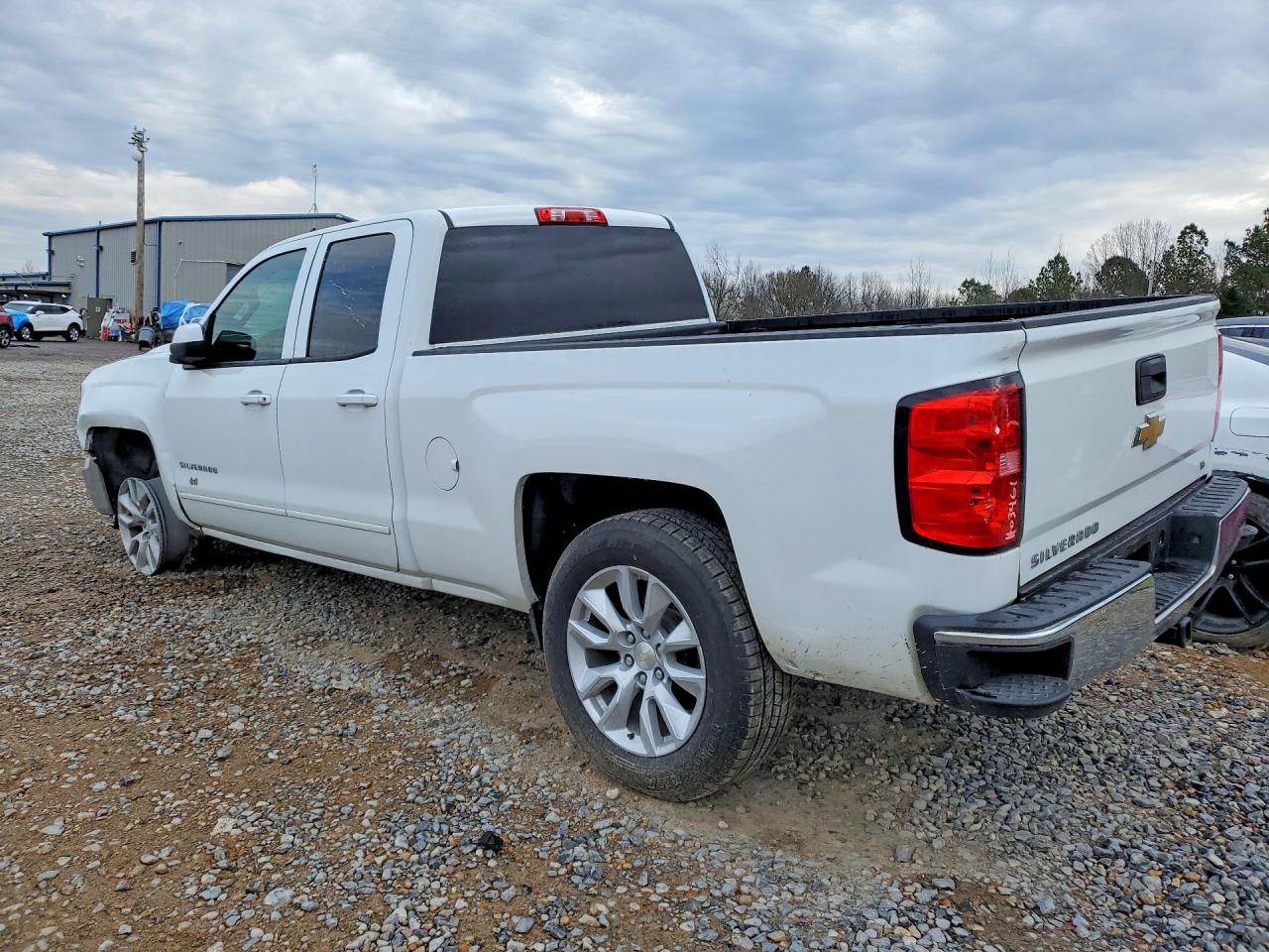 2016 CHEVROLET SILVERADO K1500 LT photo 2