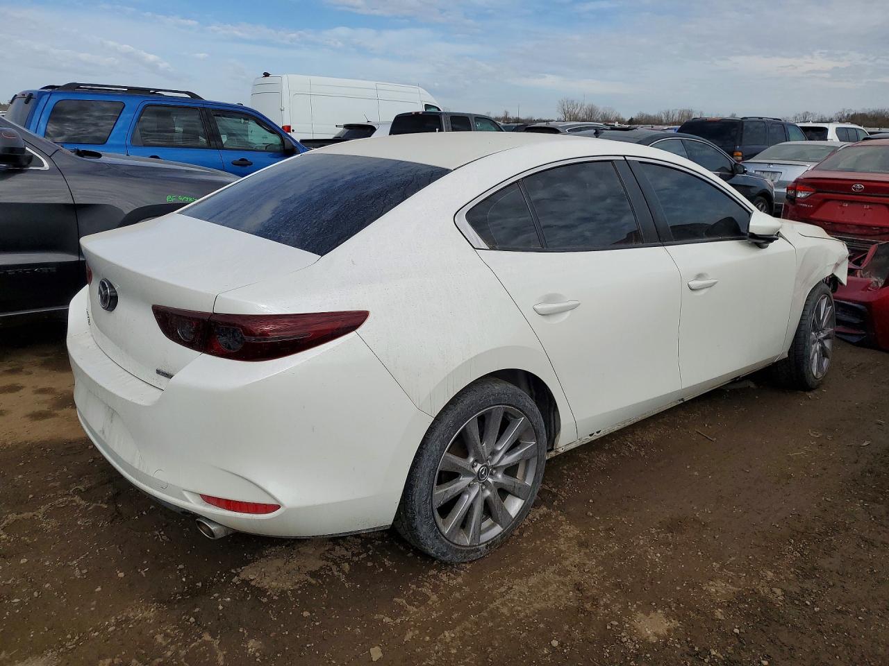 2019 MAZDA 3 SELECT photo 5