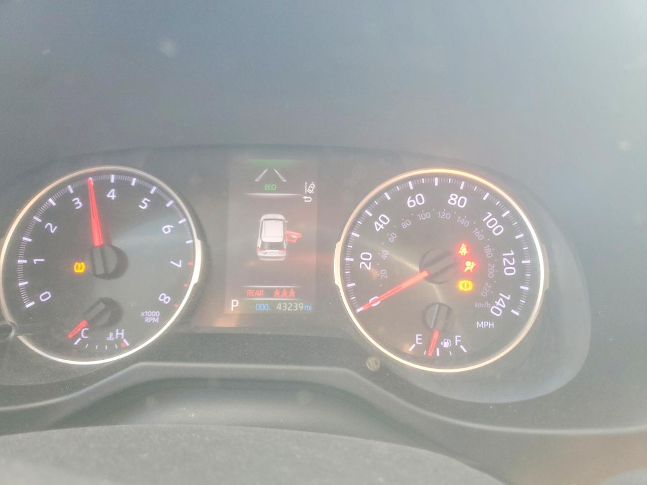 2019 TOYOTA RAV4 LE photo 17