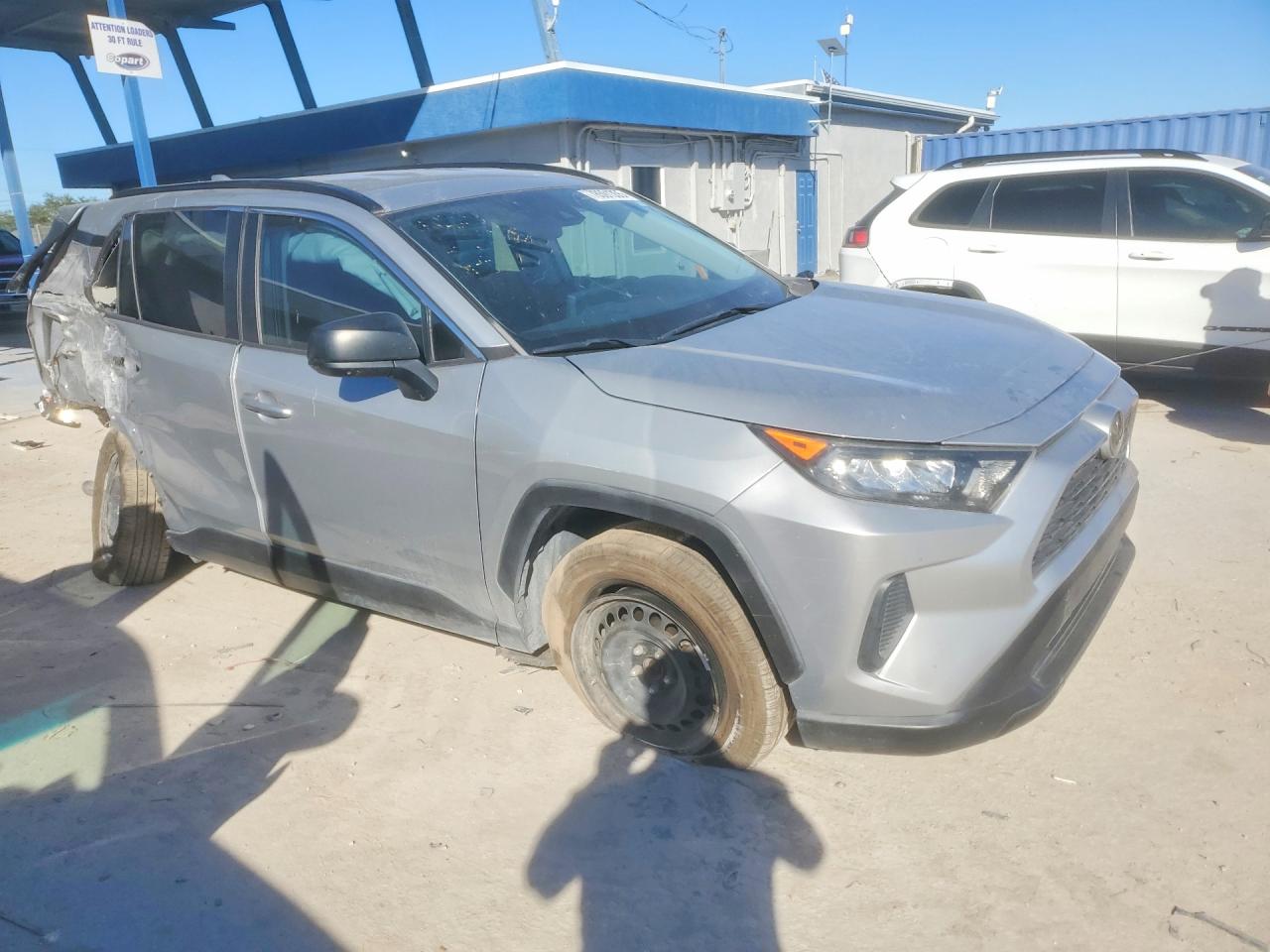 2019 TOYOTA RAV4 LE photo 7