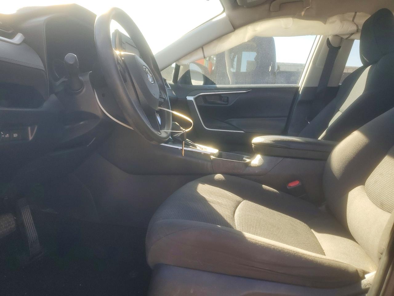 2019 TOYOTA RAV4 LE photo 13