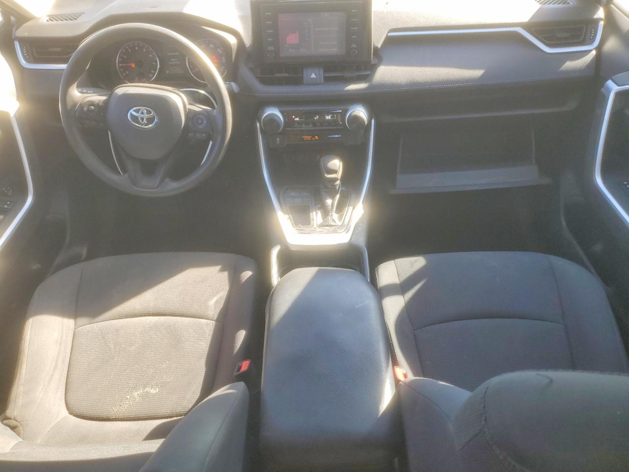 2019 TOYOTA RAV4 LE photo 15