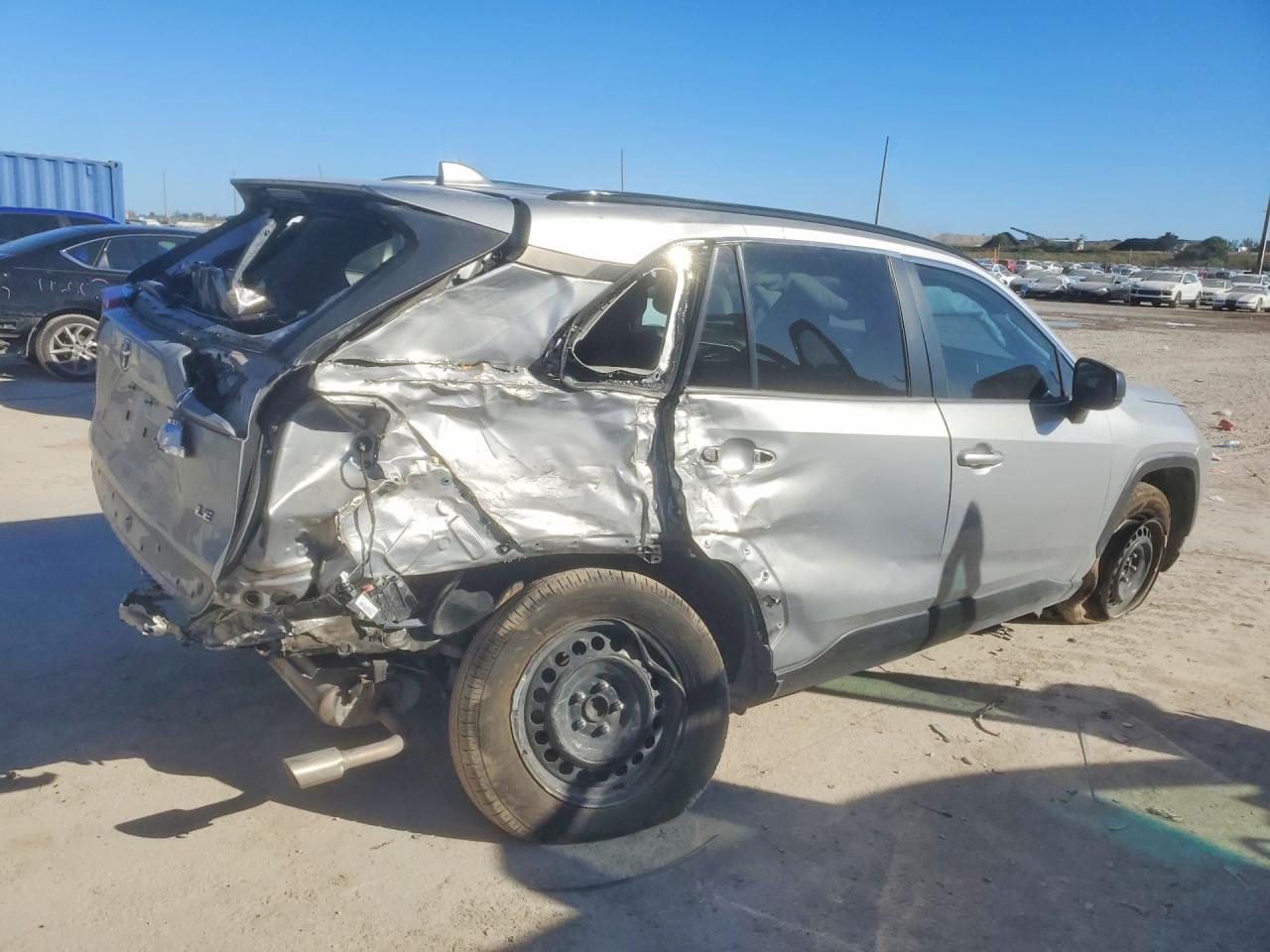 2019 TOYOTA RAV4 LE photo 5