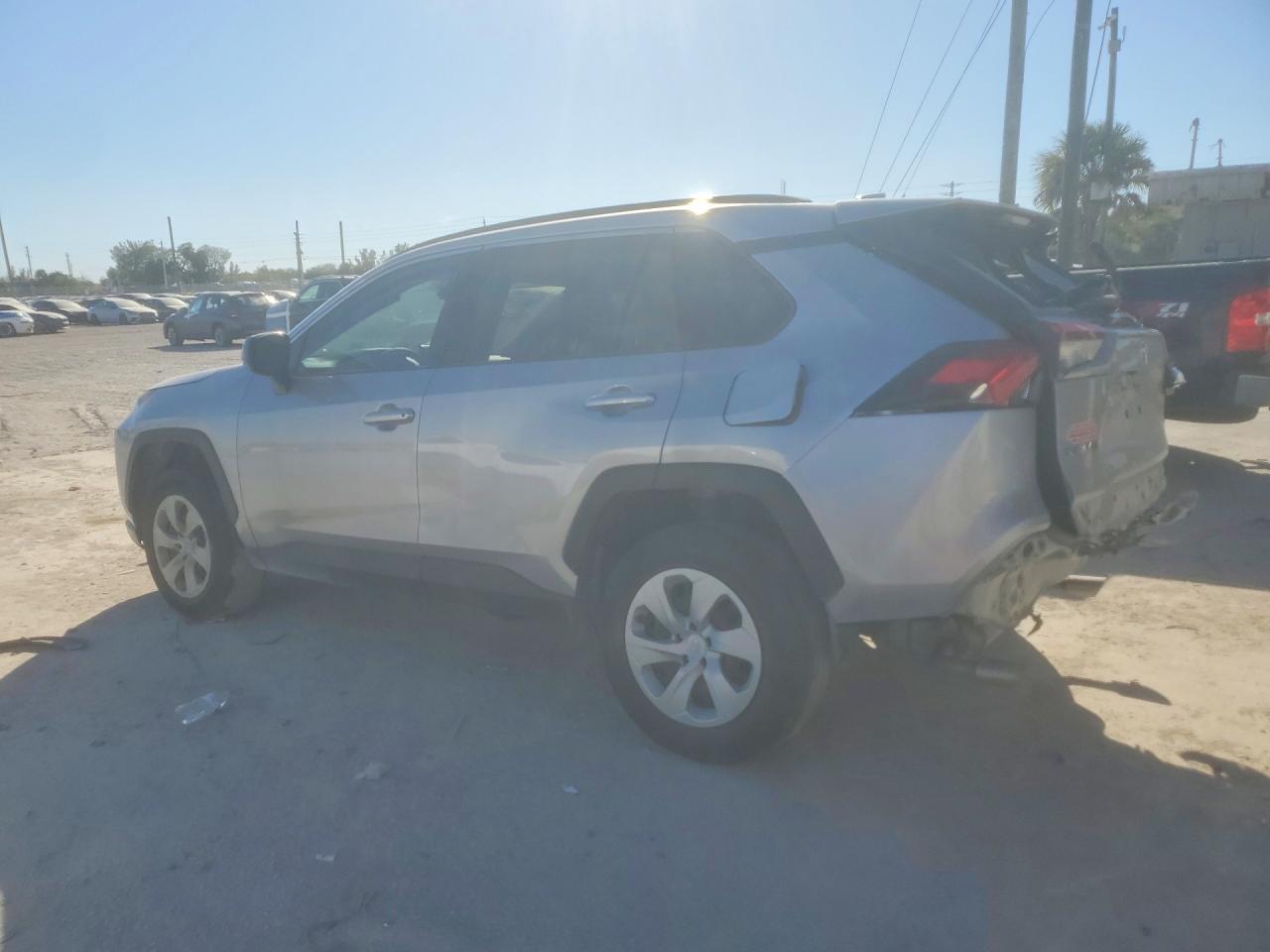 2019 TOYOTA RAV4 LE photo 3