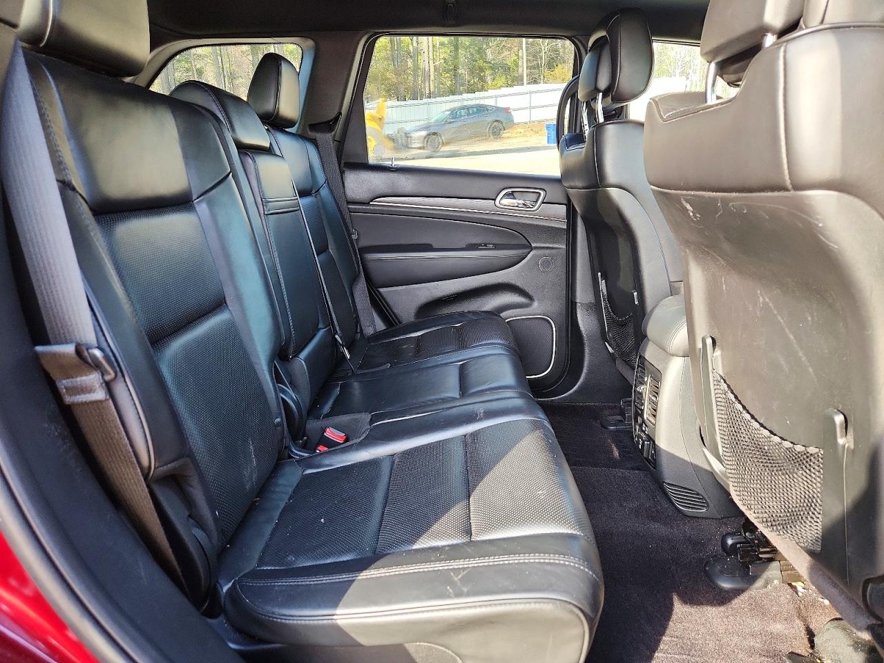 2018 JEEP GRAND CHEROKEE OVERLAND photo 11