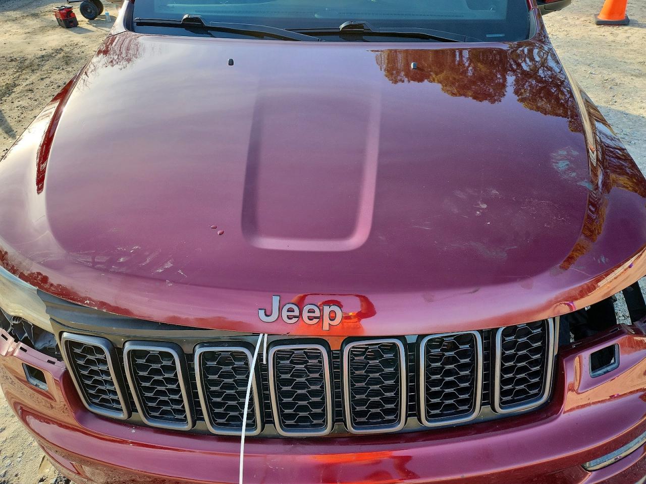 2018 JEEP GRAND CHEROKEE OVERLAND photo 12
