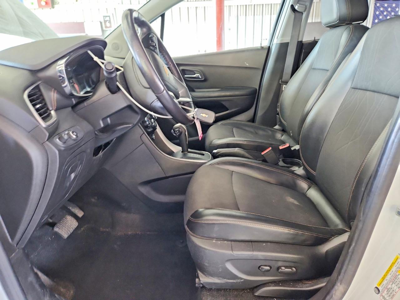 2022 CHEVROLET TRAX 1LT photo 13