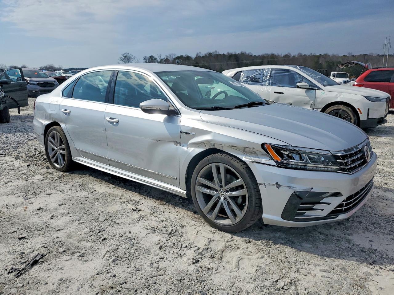 2017 VOLKSWAGEN PASSAT R-LINE photo 7