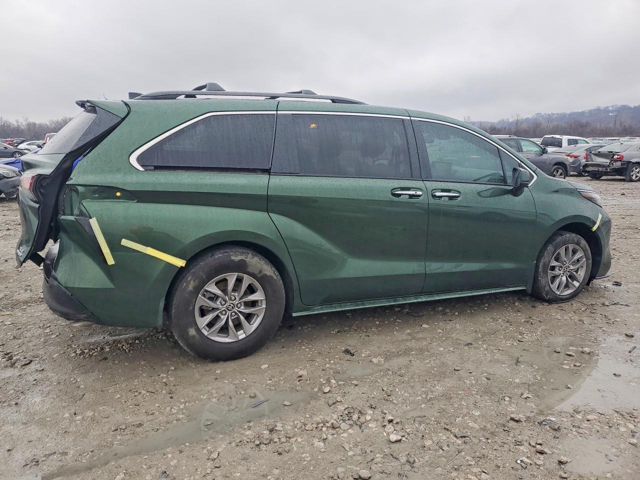 2022 TOYOTA SIENNA XLE 8-PASSENGER photo 3