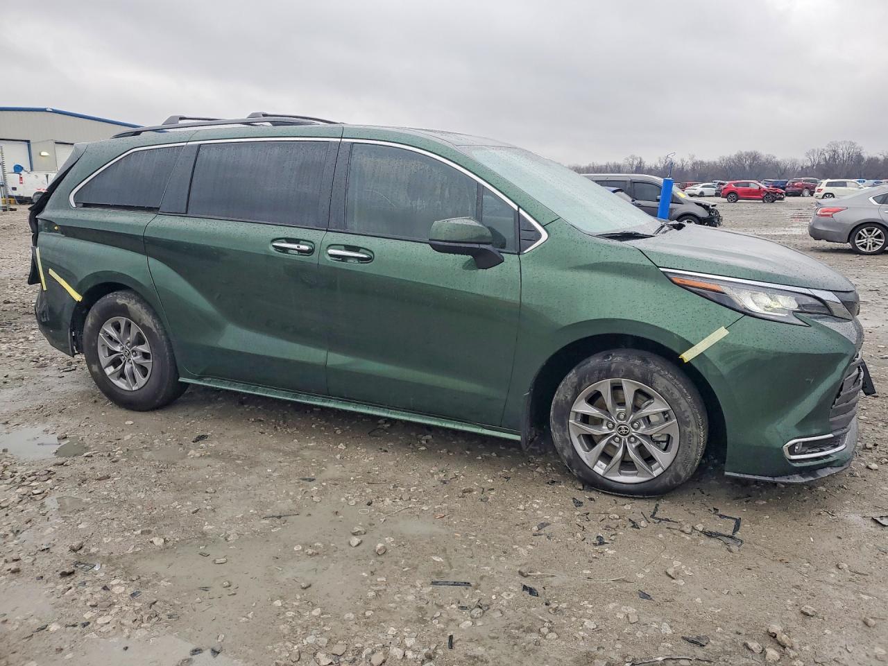 2022 TOYOTA SIENNA XLE 8-PASSENGER photo 4