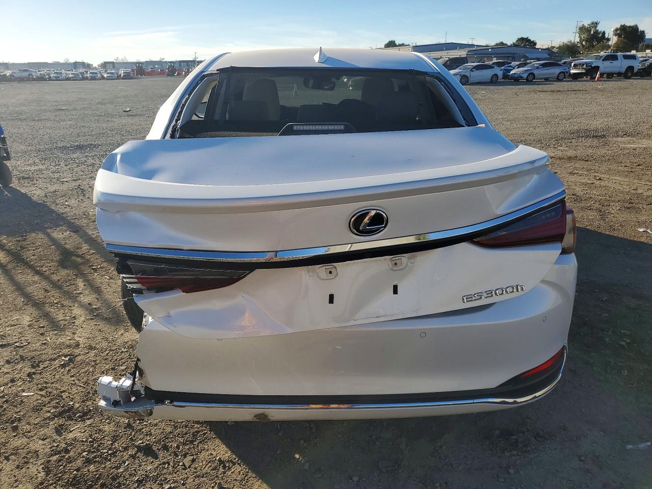 2025 LEXUS ES 300H BASE photo 11
