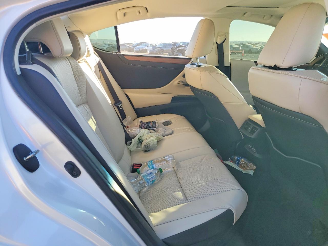 2025 LEXUS ES 300H BASE photo 19
