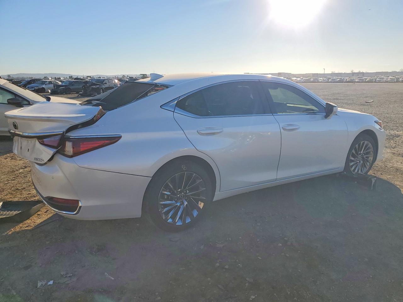 2025 LEXUS ES 300H BASE photo 5