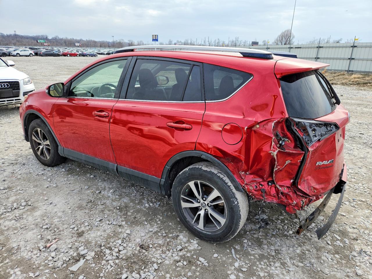 2017 TOYOTA RAV4 XLE photo 2